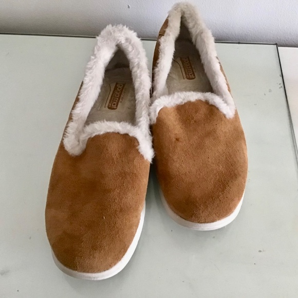 Sketchers Slippers - Picture 3 of 7